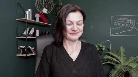 Vivian online show from March 4, 6:54 am