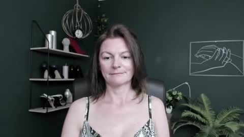 Vivian online show from June 26, 6:30 am