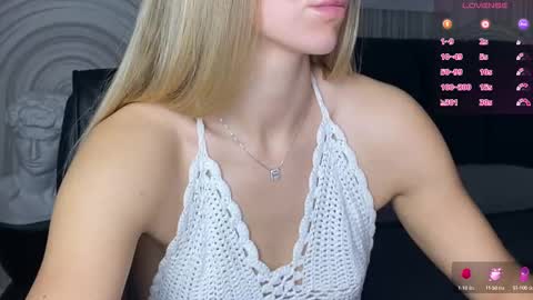 Vivian Evans online show from September 26, 1:24 am