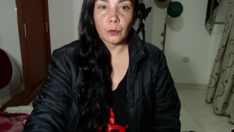 Snapshot of vivian_milf_paint chatting on October 7, 3:13 am vivian_milf_paint online show from October 7, 3:13 am