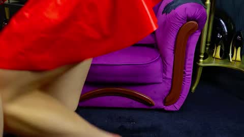 Vivian Reeve online show from November 25, 6:34 am