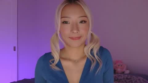 vivianwinters online show from November 12, 1:30 am