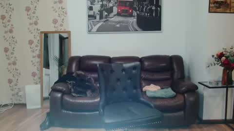 vivienne online show from February 20, 7:19 pm