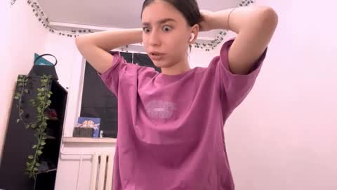 Vivi online show from October 27, 12:05 pm