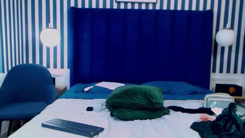 Vivian  online show from September 20, 4:54 pm