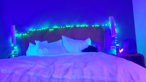 vixengoddess6996 online show from August 4, 3:35 am