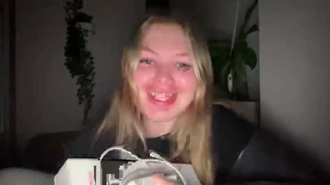 Hey Im Charlie 3 online show from December 22, 10:38 pm