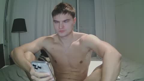 Snapshot of vouvoucouple chatting on December 5, 5:33 pm Tim online show from December 5, 5:33 pm