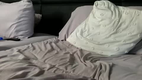 Enjoy guys of all ages if you are not on cam please dont ask for requests if i dont respond dont think im ignoring you i online show from September 15, 4:30 pm