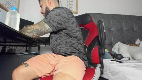 vyxen_ online show from March 23, 8:03 pm