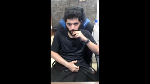 waleeddxx online show from June 28, 3:41 pm