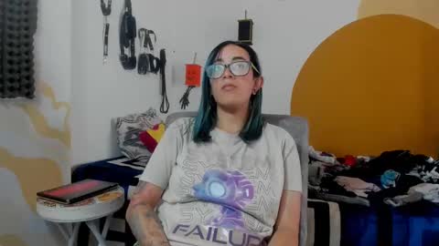 Waningrose  Lu online show from January 6, 6:20 pm