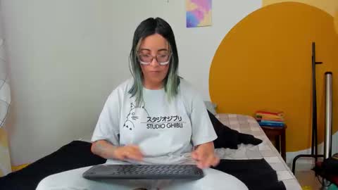 Waningrose  Lu online show from November 5, 5:48 pm