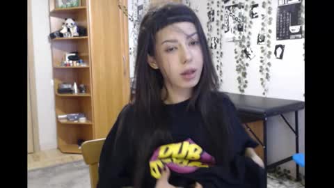 Mina online show from March 1, 1:04 pm