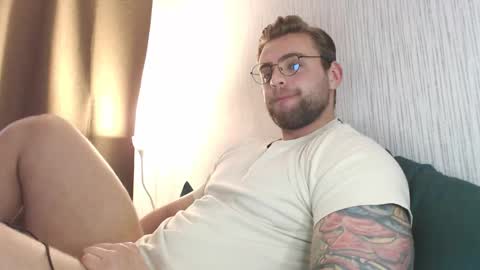 Wayne online show from December 4, 9:42 am