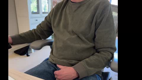 Luvs To Play. online show from January 14, 2:32 pm