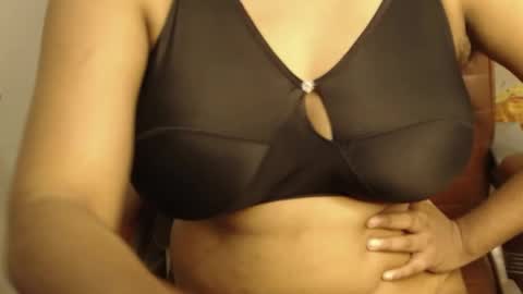 mina online show from March 31, 7:36 pm