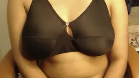 mina online show from April 5, 9:01 pm