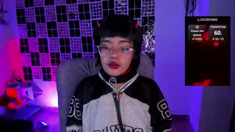 Snapshot of weed420moni chatting on September 23, 6:51 am weed420moni online show from September 23, 6:51 am