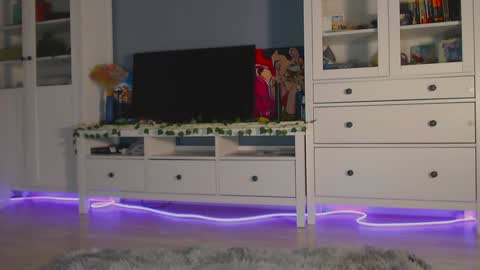  moon  online show from December 13, 8:04 pm