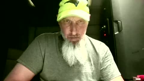wellhung19781 online show from June 14, 6:21 pm