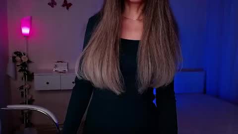 Wendi Foster online show from April 27, 6:49 pm