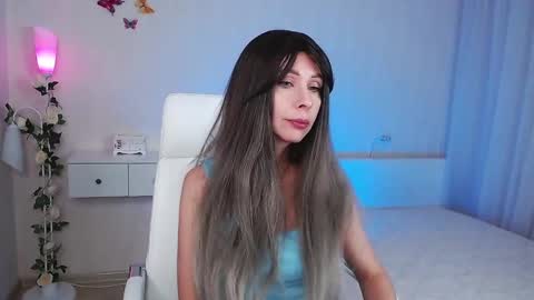 Wendi Foster online show from December 2, 7:00 pm