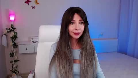 Wendi Foster online show from February 17, 8:38 pm