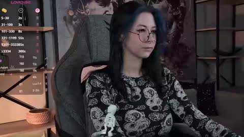 little girl who is always rightLisa online show from November 25, 1:26 am