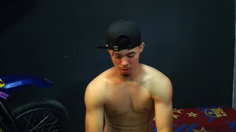 wesley_77 online show from March 28, 7:26 pm