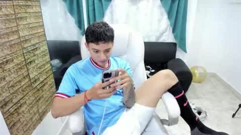 Wesley Boy online show from February 19, 7:46 pm