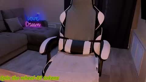 Molly online show from June 12, 10:58 am