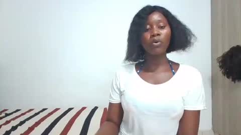 wet_pussieyy online show from November 28, 6:37 pm