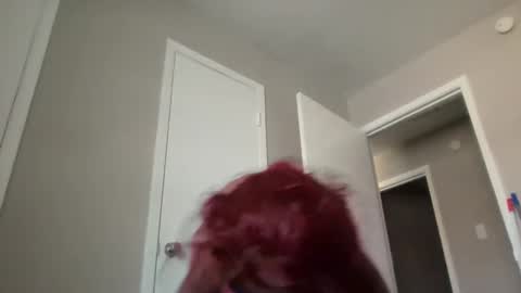 Snapshot of wetkyliecreams chatting on September 11, 9:05 pm Kylie online show from September 11, 9:05 pm
