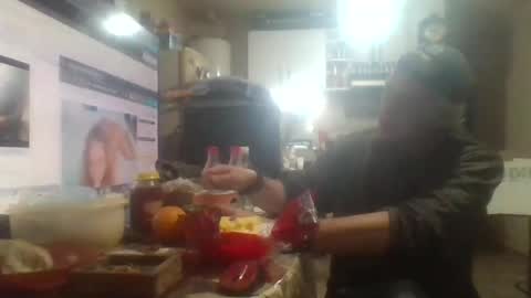 wg_colbert_noir online show from October 14, 6:05 am