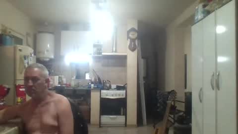 wg_colbert_noir online show from February 22, 7:23 am