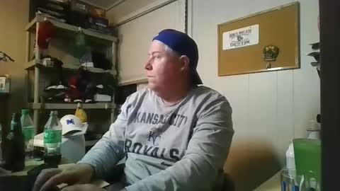 whiskyguy47 online show from November 9, 3:43 am