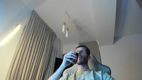 Michael online show from May 28, 7:01 pm