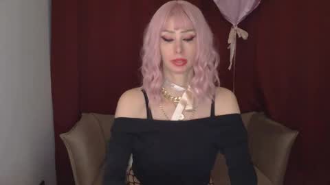 White Queen online show from February 23, 3:29 pm