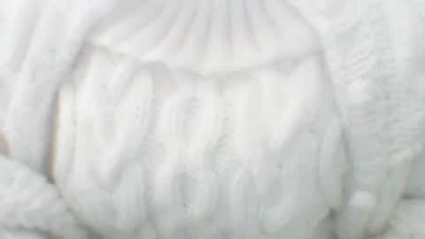 whitesweater online show from February 10, 7:04 am