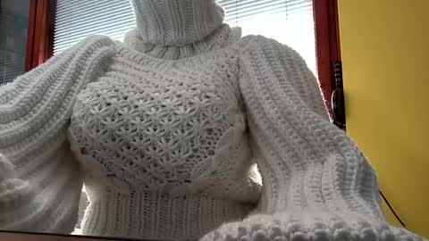 whitesweater online show from September 18, 6:50 am