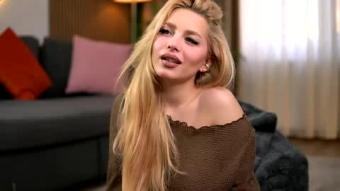 whitneyandrews online show from April 6, 4:46 am