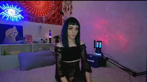 Snapshot of whoalexxa chatting on October 23, 3:13 pm Alexa online show from October 23, 3:13 pm