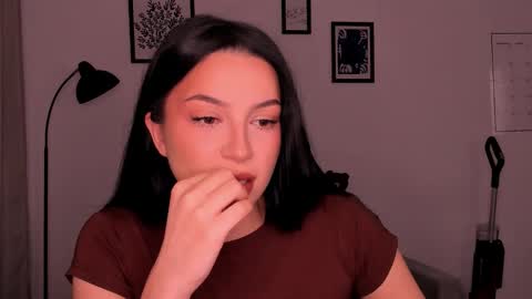 whoislulu online show from November 1, 8:30 pm