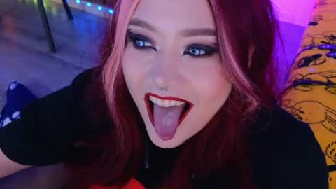 Laura  online show from July 22, 9:17 pm