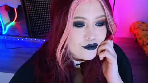 Laura  online show from June 18, 9:53 pm