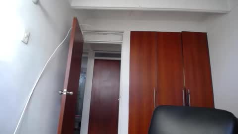 Ilauren online show from October 28, 2:51 pm