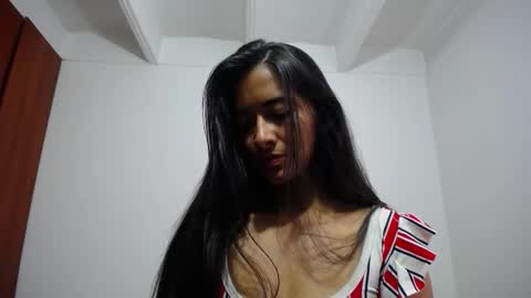 Ilauren online show from November 23, 3:32 pm