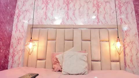 wild_firee_ online show from December 2, 8:51 pm