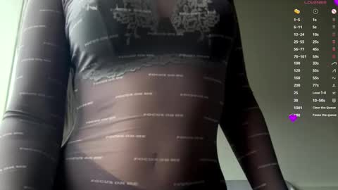 Mia online show from December 19, 8:21 am